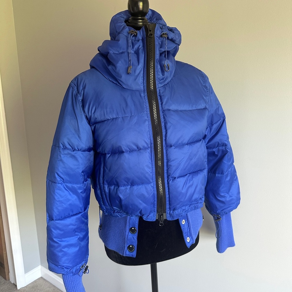 Stella McCartney Blue Puffer Jacket with Hood. Size S